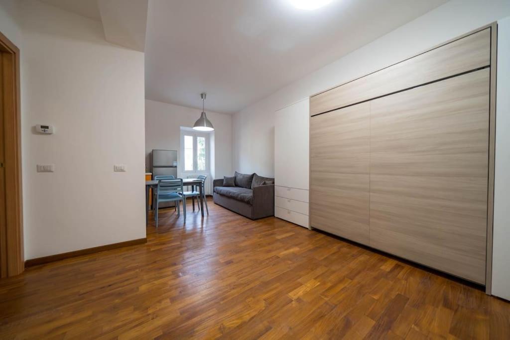 My House&Apartments Аґрате-Бріанца Екстер'єр фото